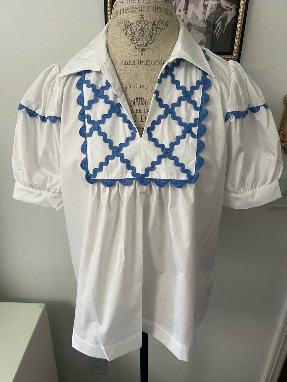 NWT White Puff Sleeve Blue Trim Blouse